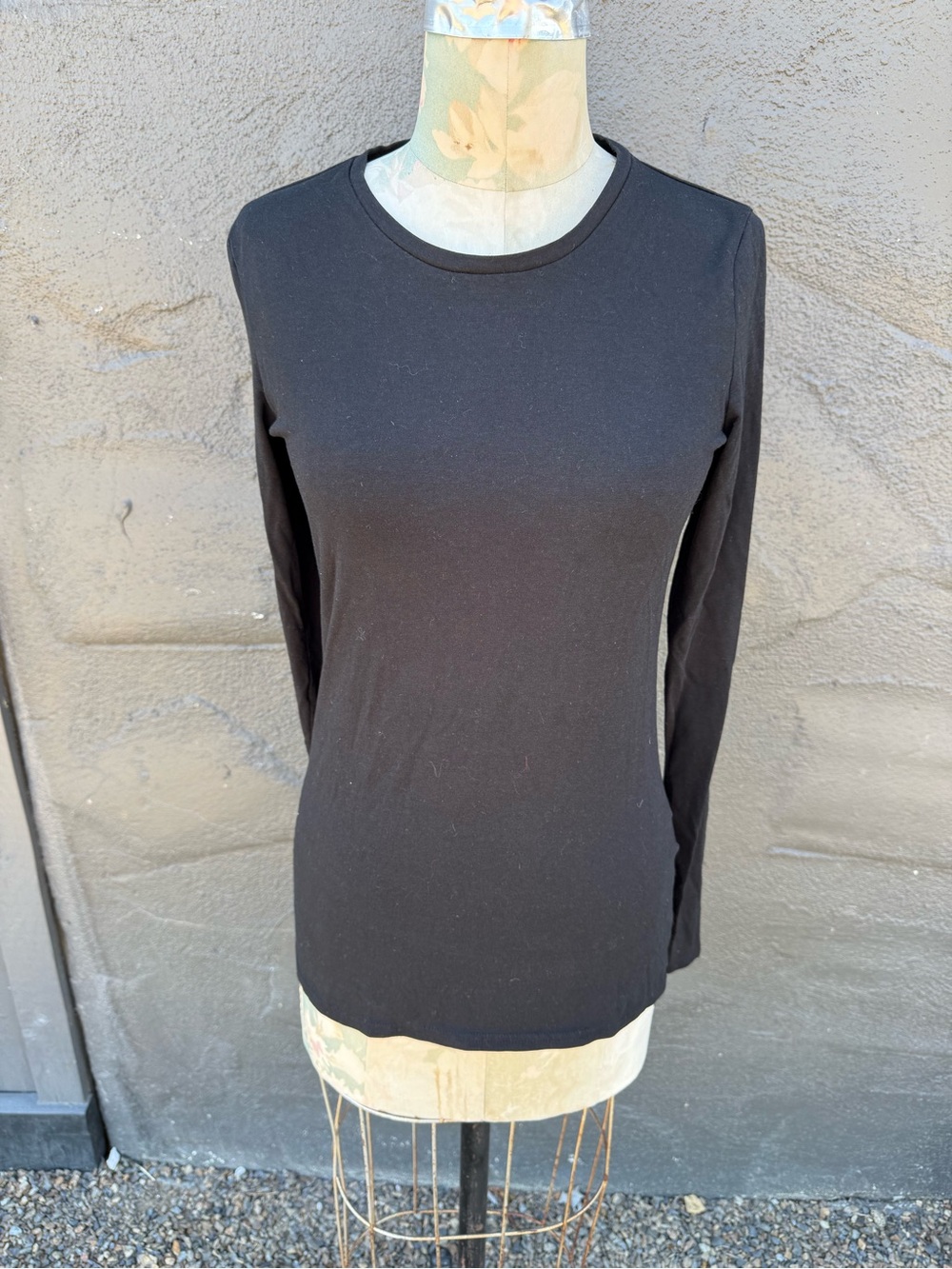 Banana Republic Classic Black Long-Sleeve Crewneck Top